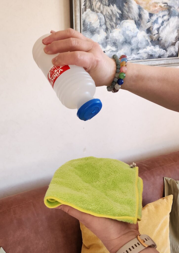 Siivoustekstiilin kostutus