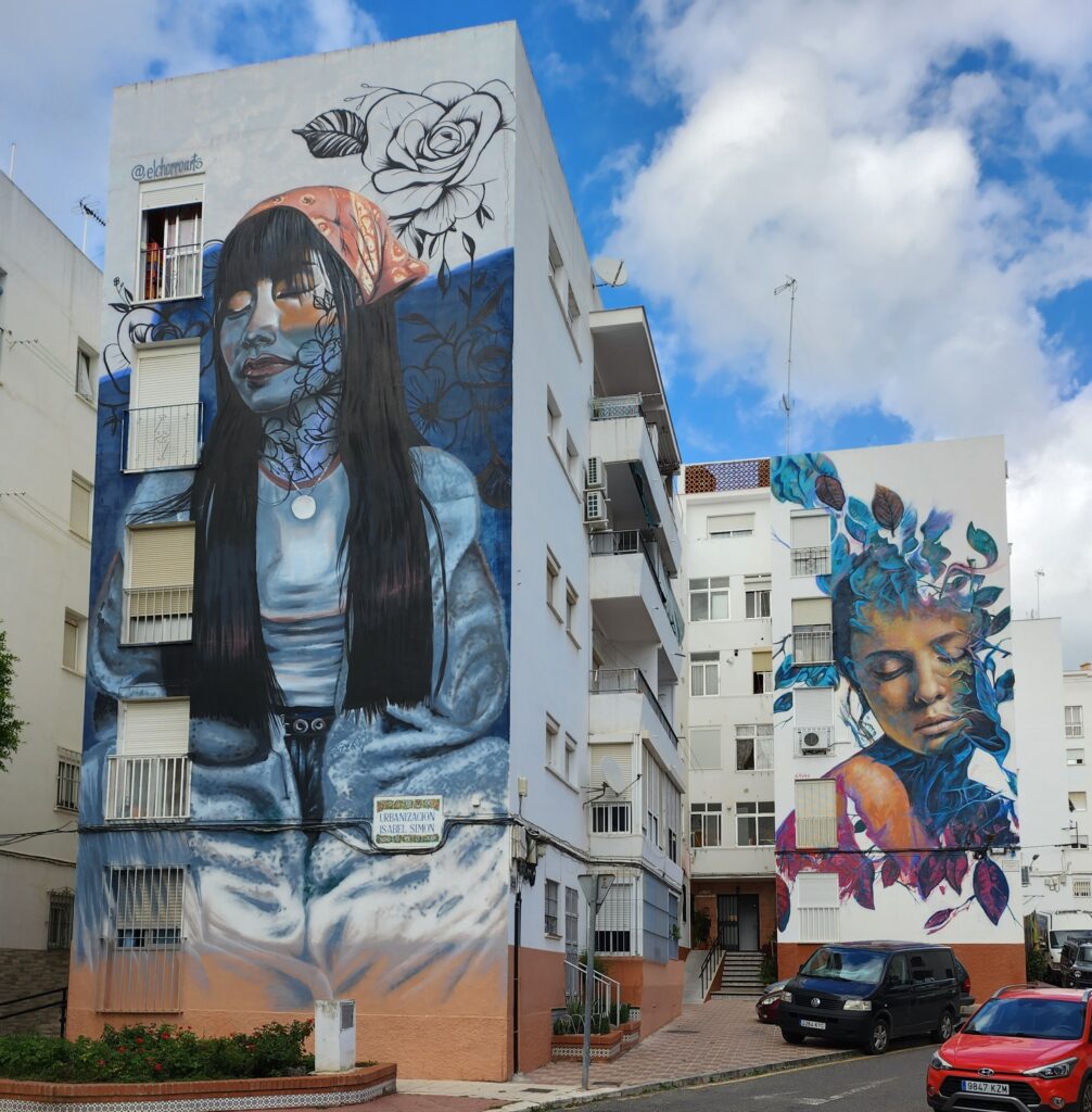 Kauniita muraaleja Esteponassa