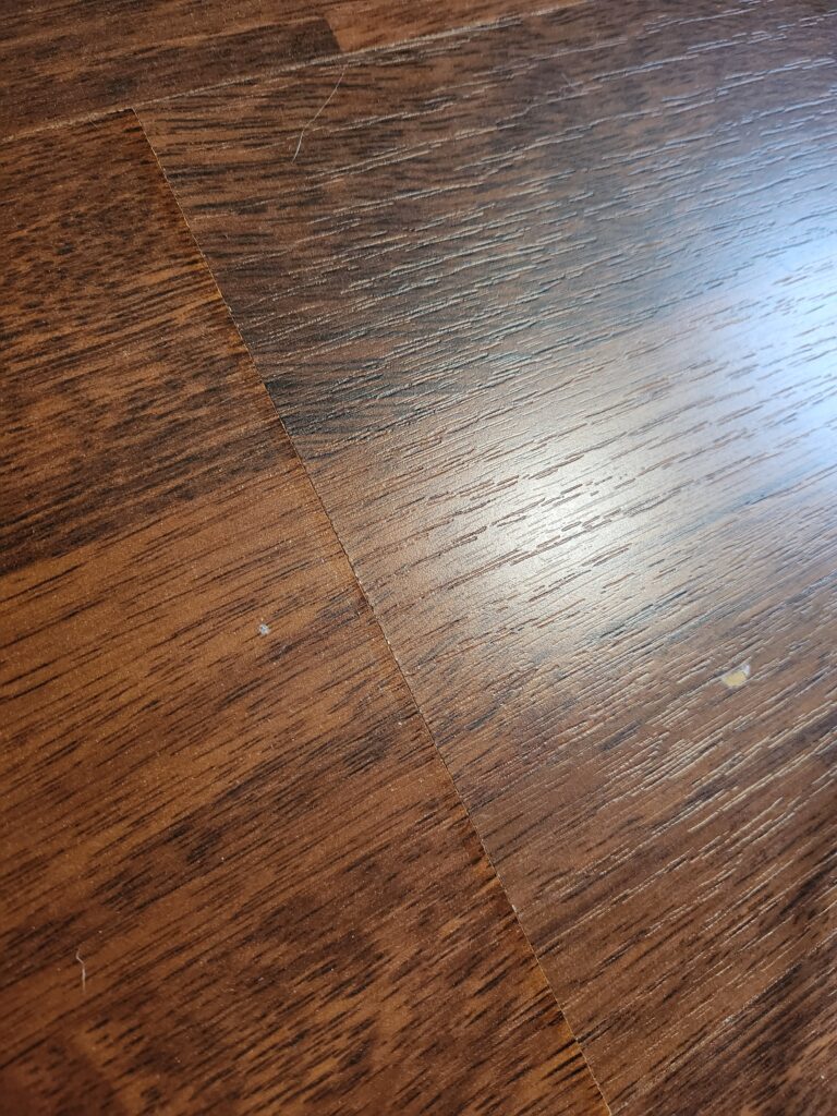 Lattiamateriaali: laminaatti