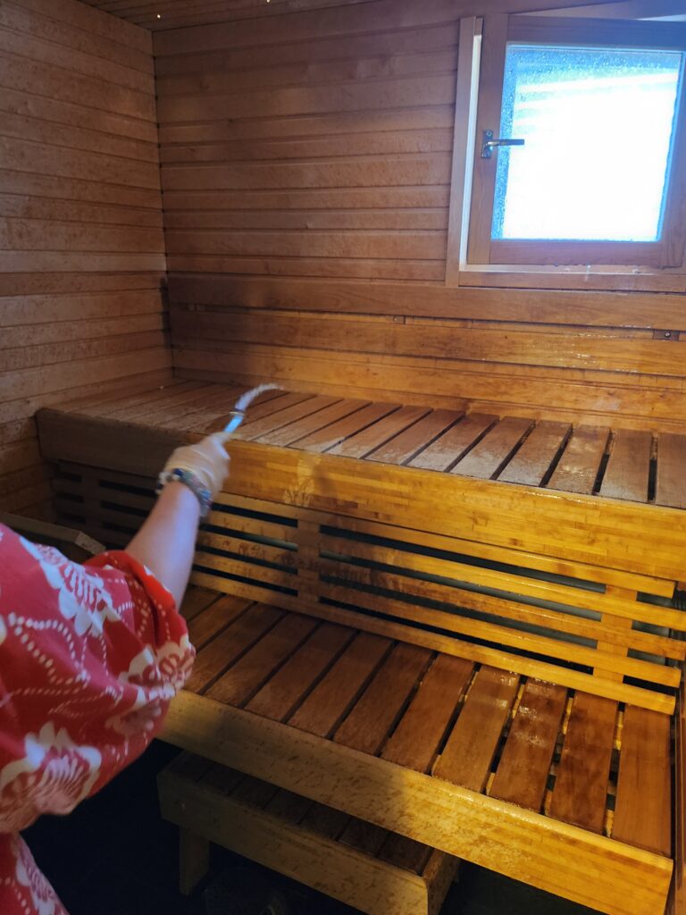 Saunan lauteiden pesu