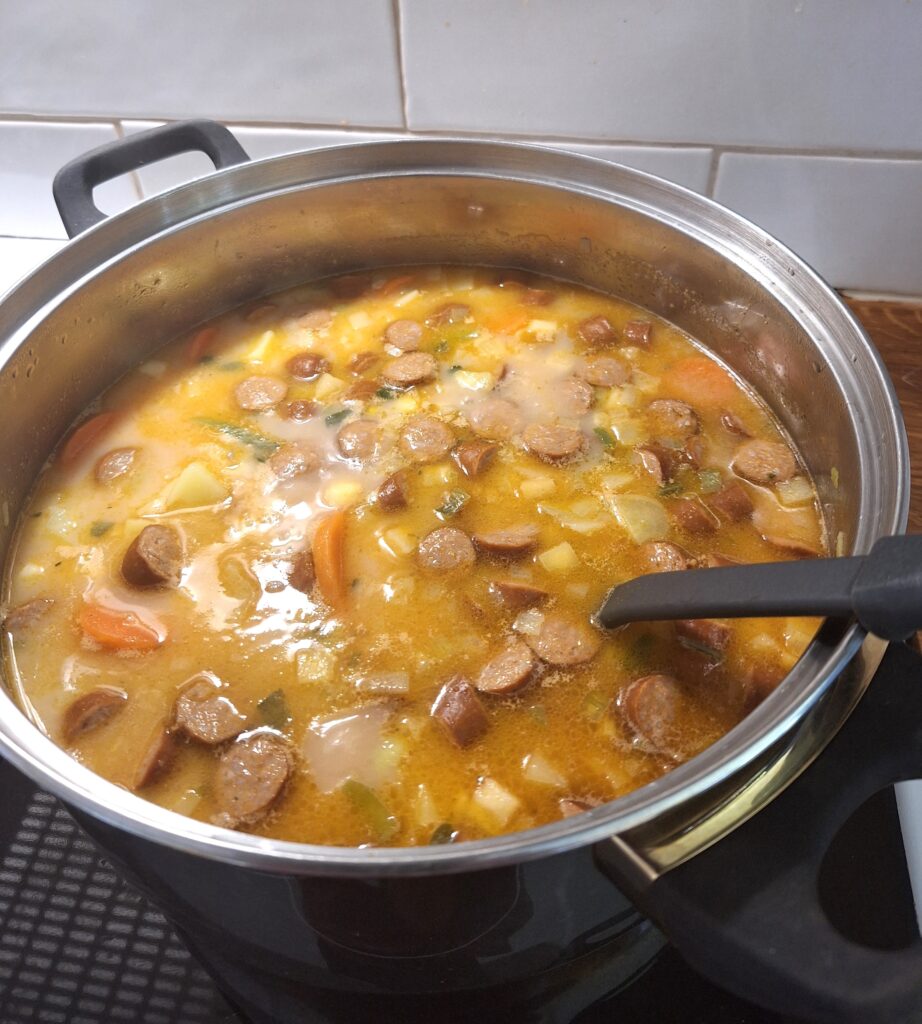 Yhden viikon ruokalista ikäihmisten perhekodissa