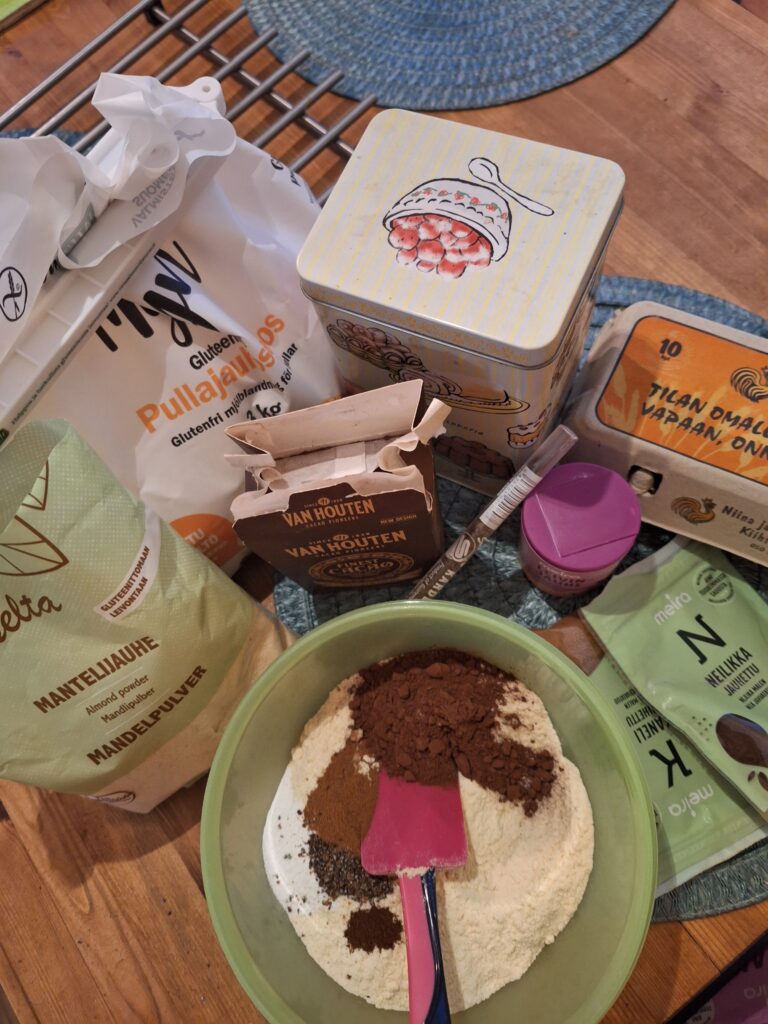 Gluteeniton taatelikakku