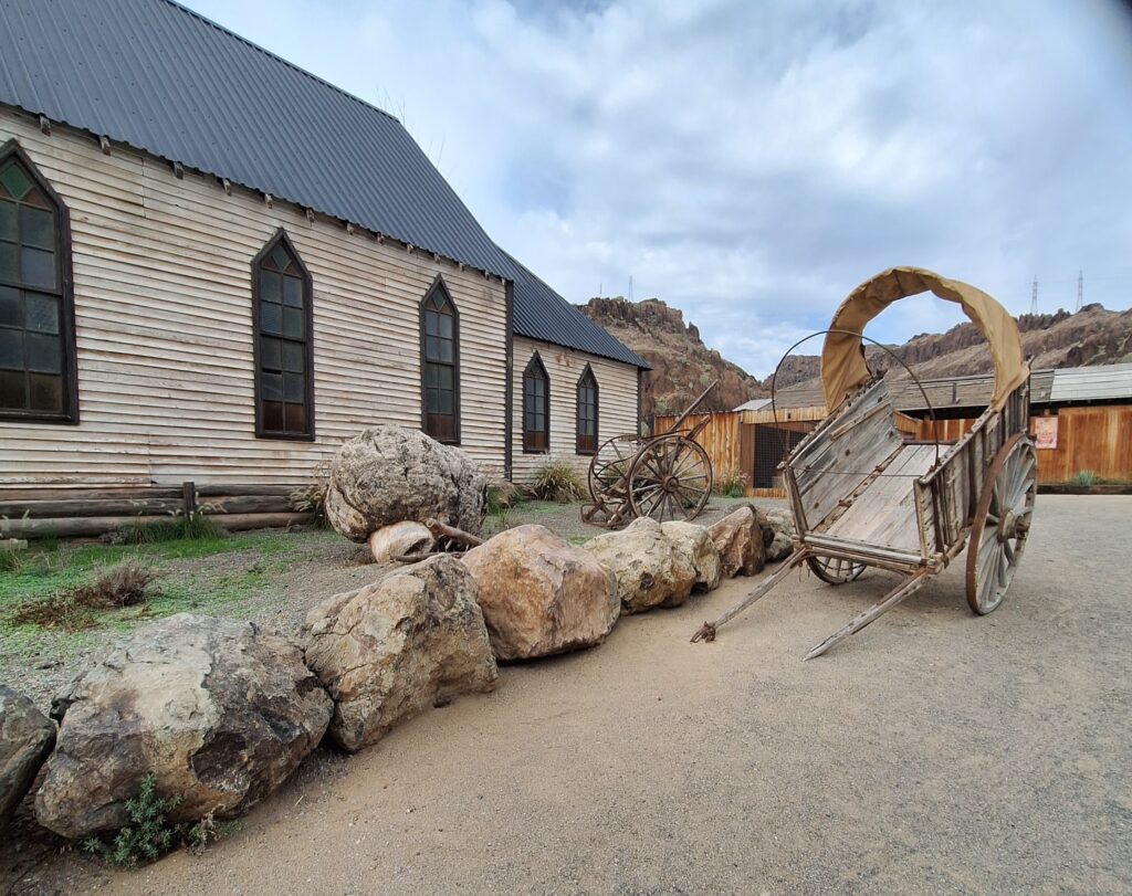 Lännenkylän kirkko