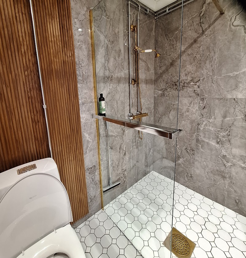 Alma-huoneen kylpyhuonetta